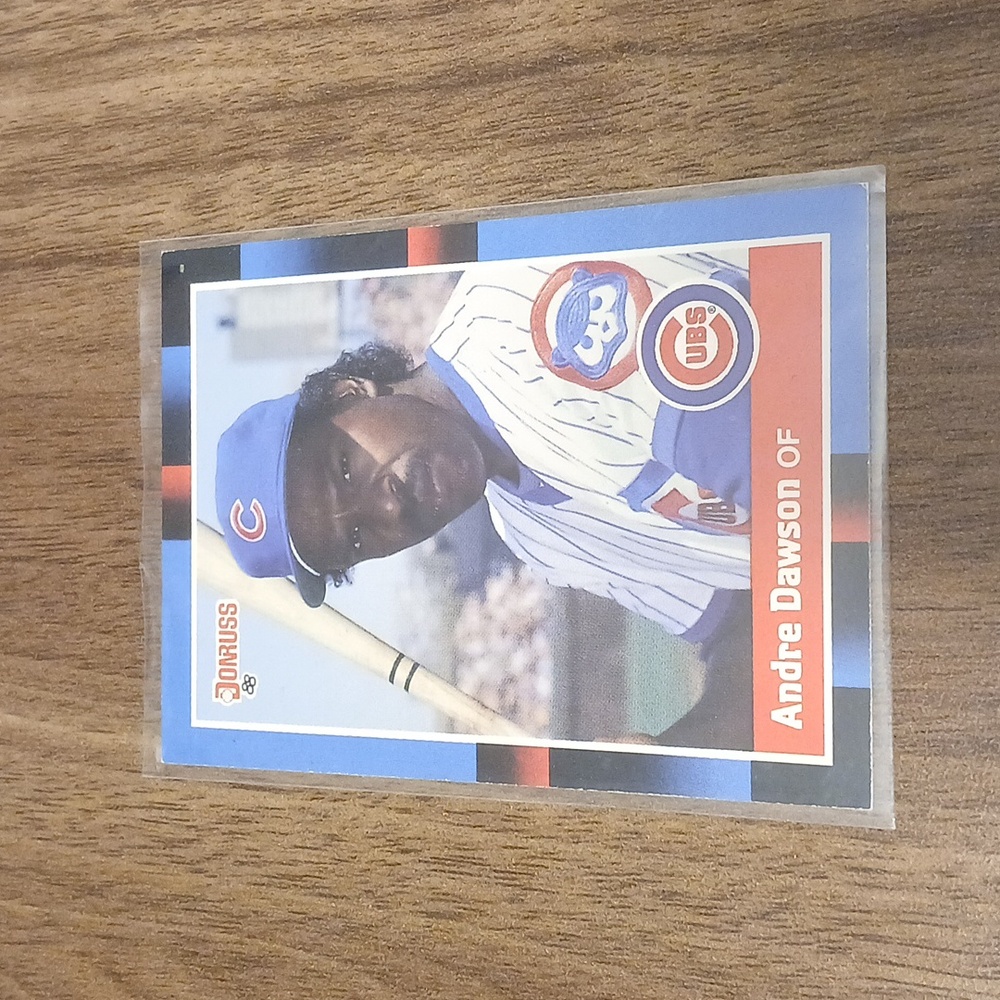 Andre Dawson Cubs 2.5 in x 3.5 in red white blue black baseball card